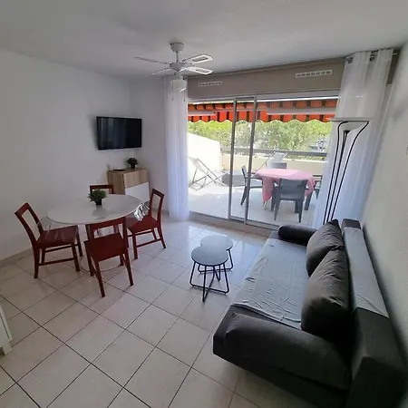 Apartment En Bord De Mer, Avec Grande Terrasse Et Climatisation